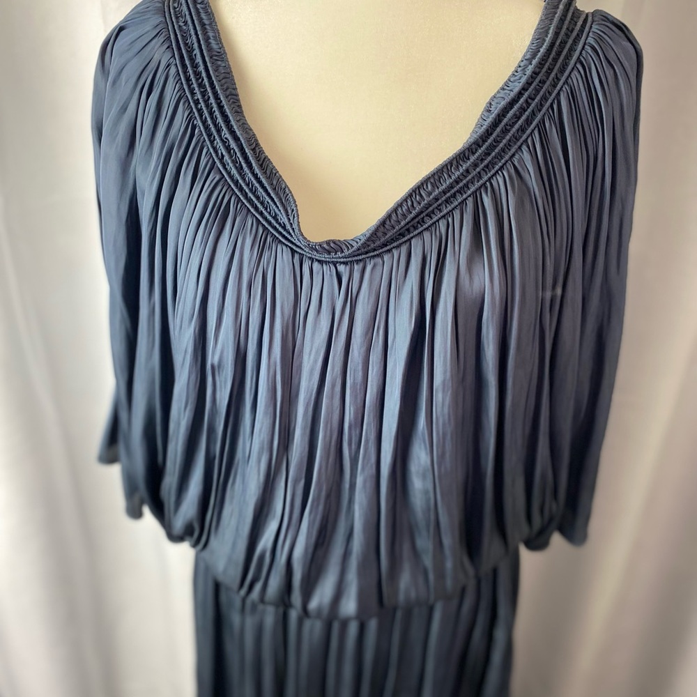 HALSTON goddess dress. - Picture 4 of 16